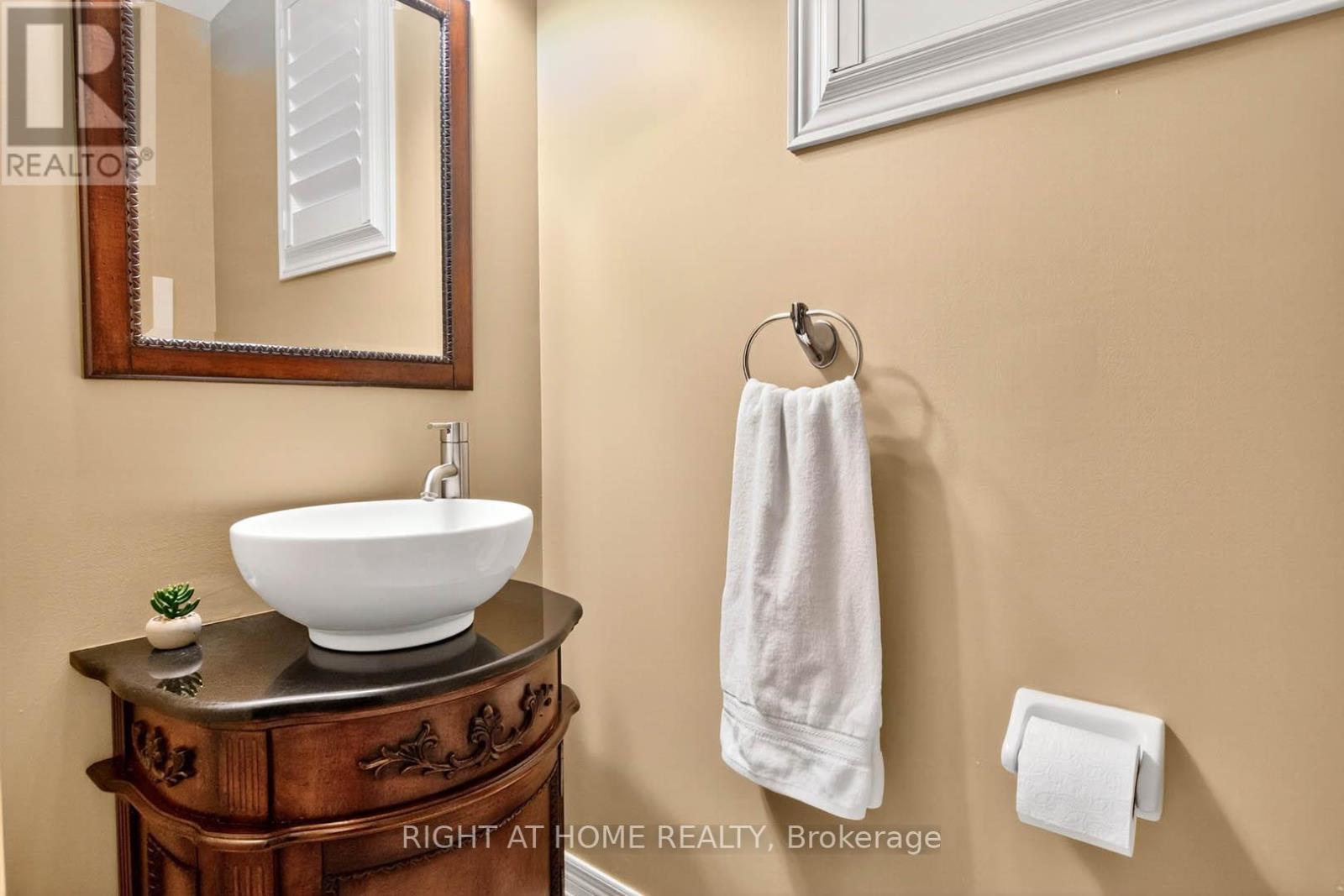 7 Messina Avenue, Brampton (Bram West), Ontario  L6Y 0M6 - Photo 17 - W12308880