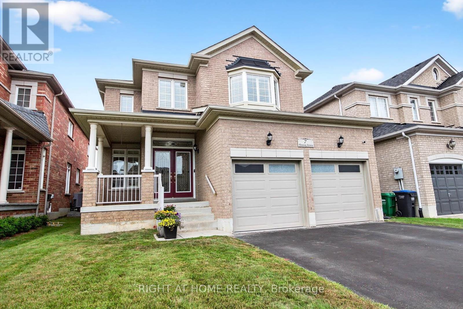 7 Messina Avenue, Brampton (Bram West), Ontario  L6Y 0M6 - Photo 2 - W12308880