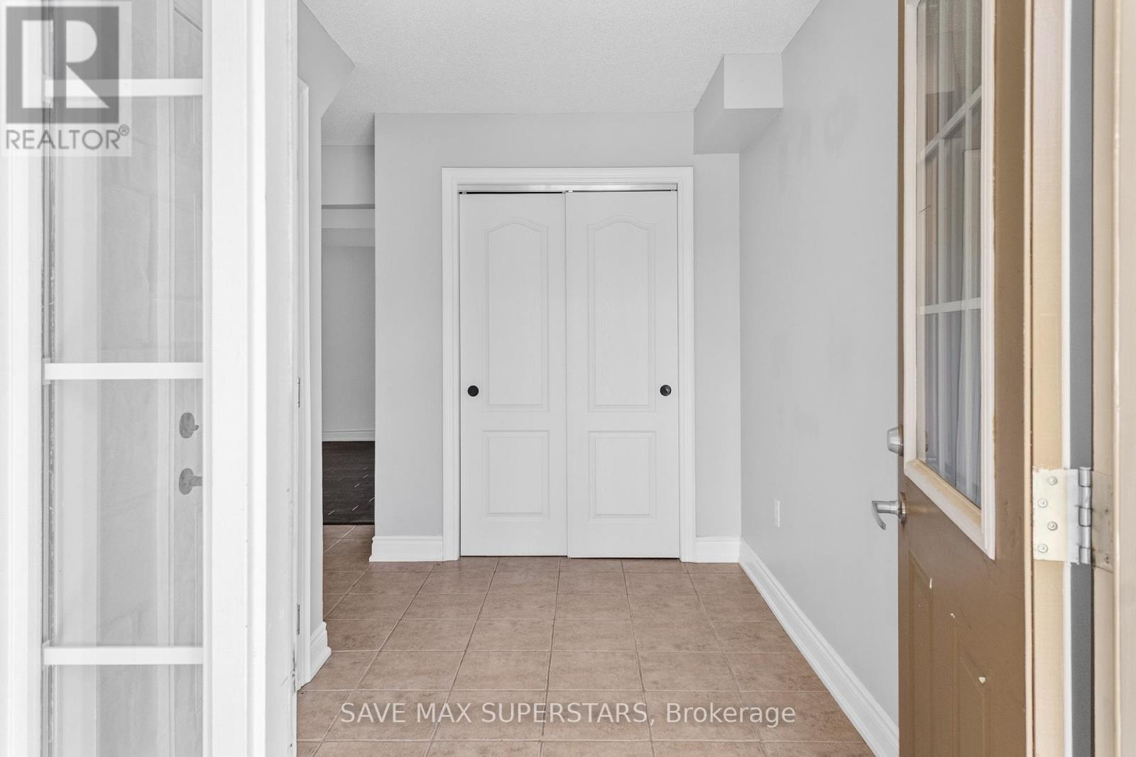 5 - 49 Ferndale Drive S, Barrie, Ontario  L4N 5W9 - Photo 4 - S12308573