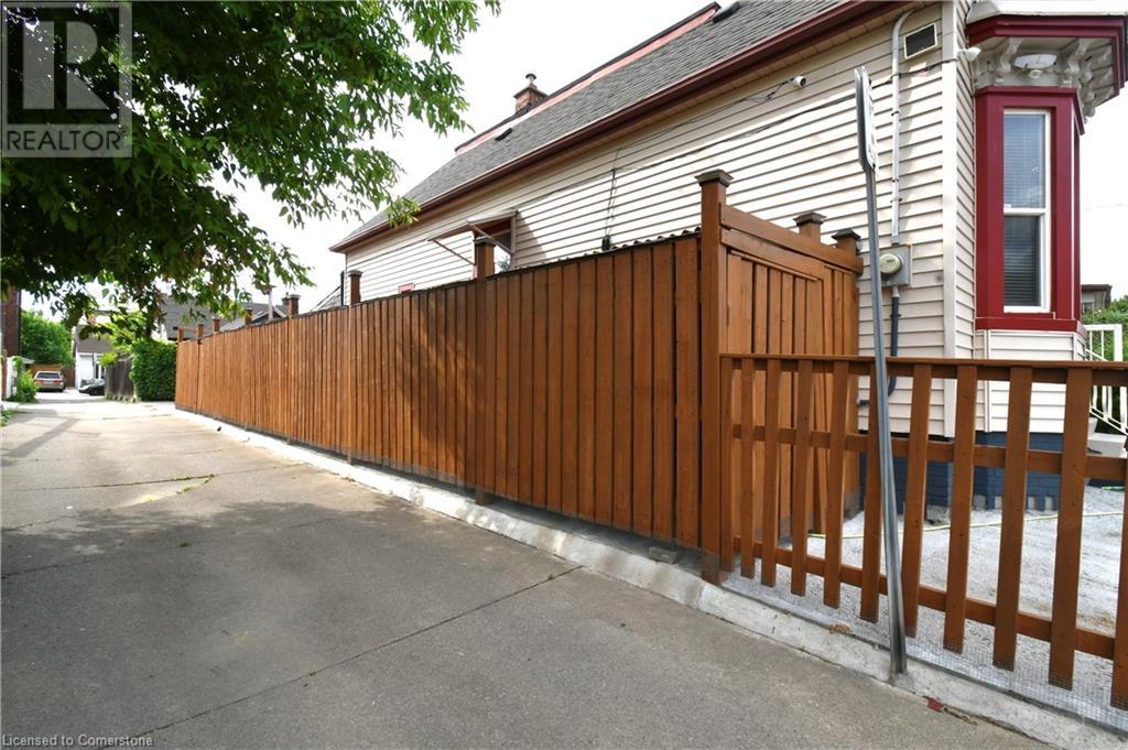 Property at 13 LEEMING Street image 4