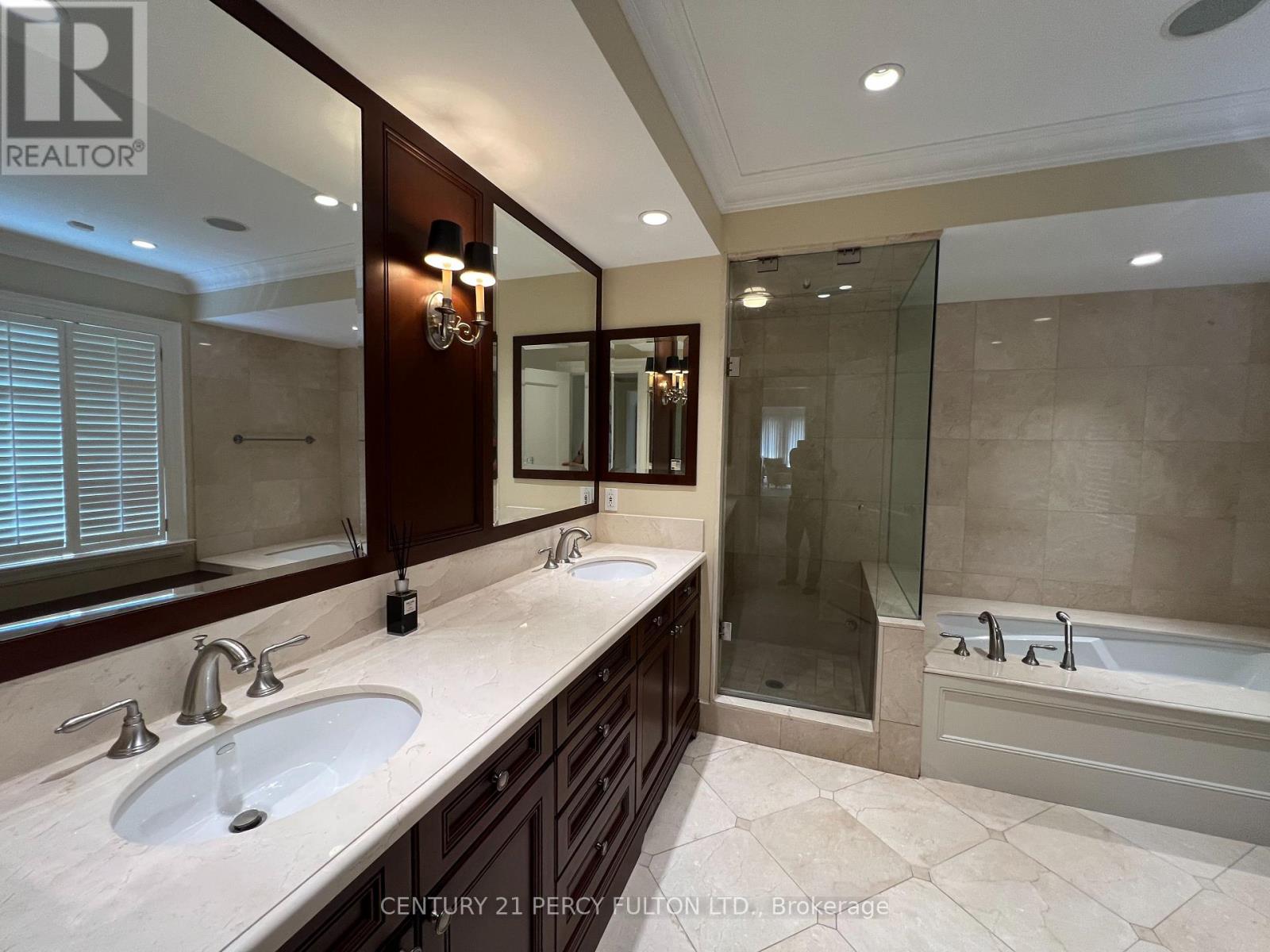 7 Valleyanna Drive, Toronto, Ontario  M4N 1J7 - Photo 20 - C12301941