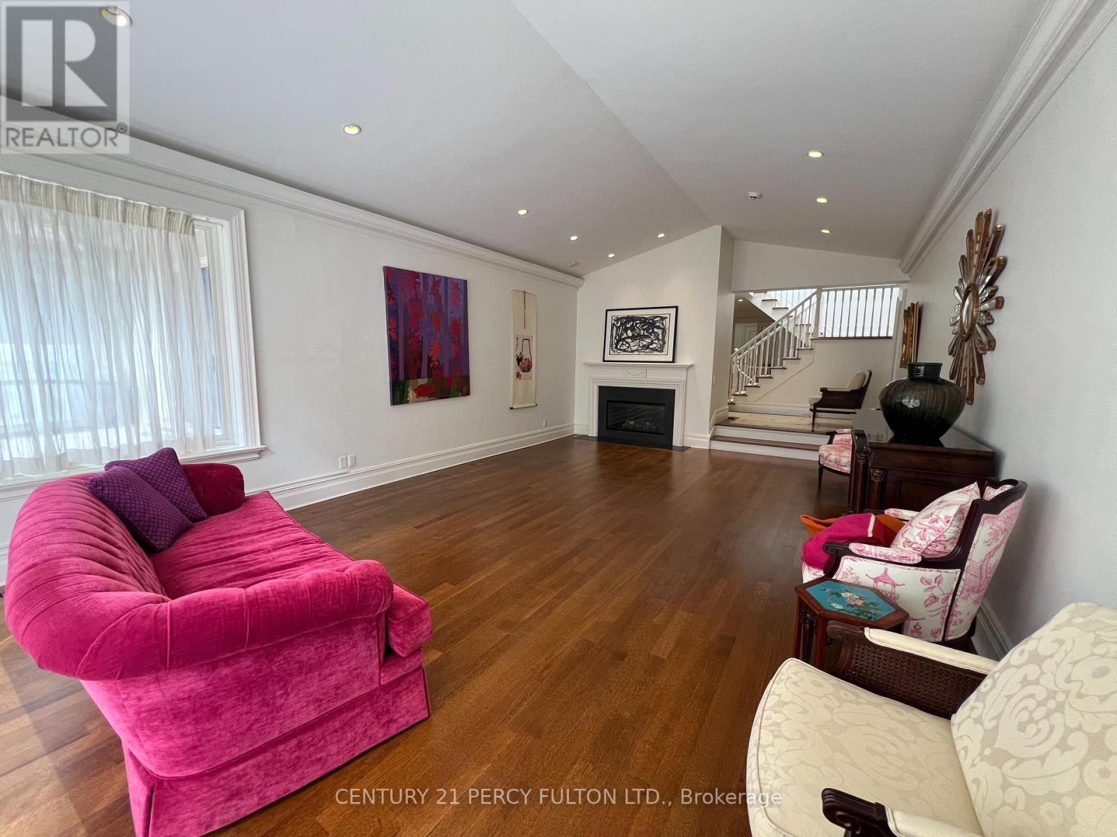 7 Valleyanna Drive, Toronto, Ontario  M4N 1J7 - Photo 16 - C12301941