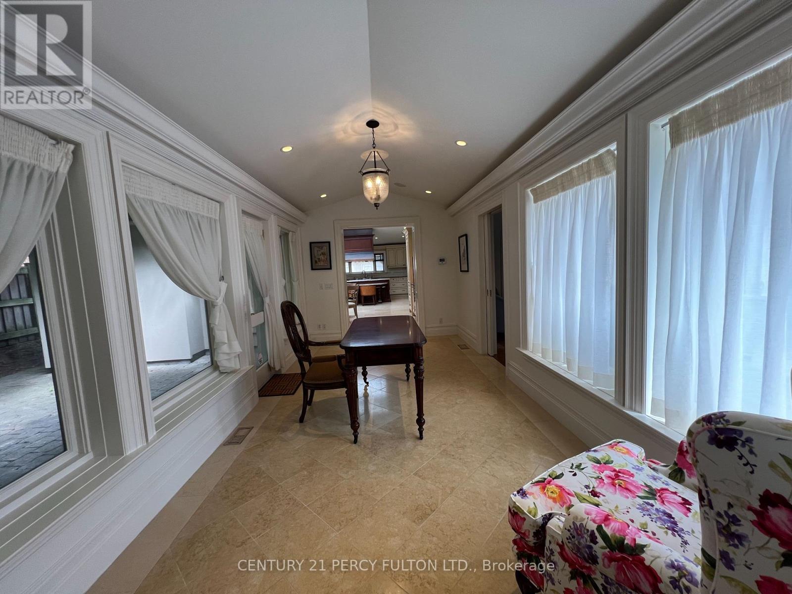7 Valleyanna Drive, Toronto, Ontario  M4N 1J7 - Photo 10 - C12301941