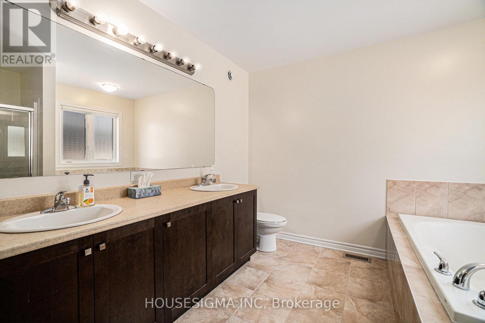 282 Keyrock Drive, Ottawa, Ontario  K2T 0G1 - Photo 12 - X12308915
