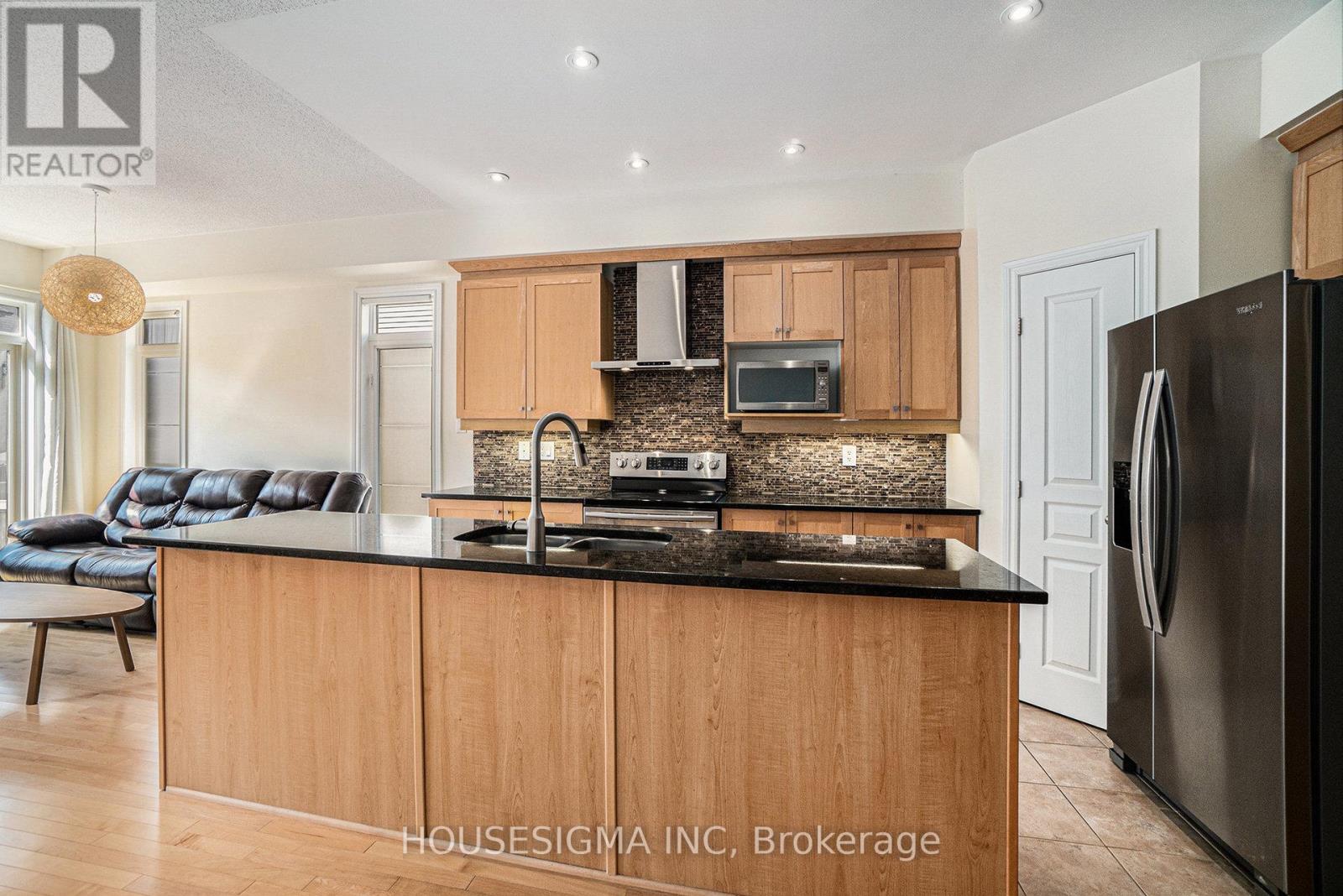 282 Keyrock Drive, Ottawa, Ontario  K2T 0G1 - Photo 7 - X12308915