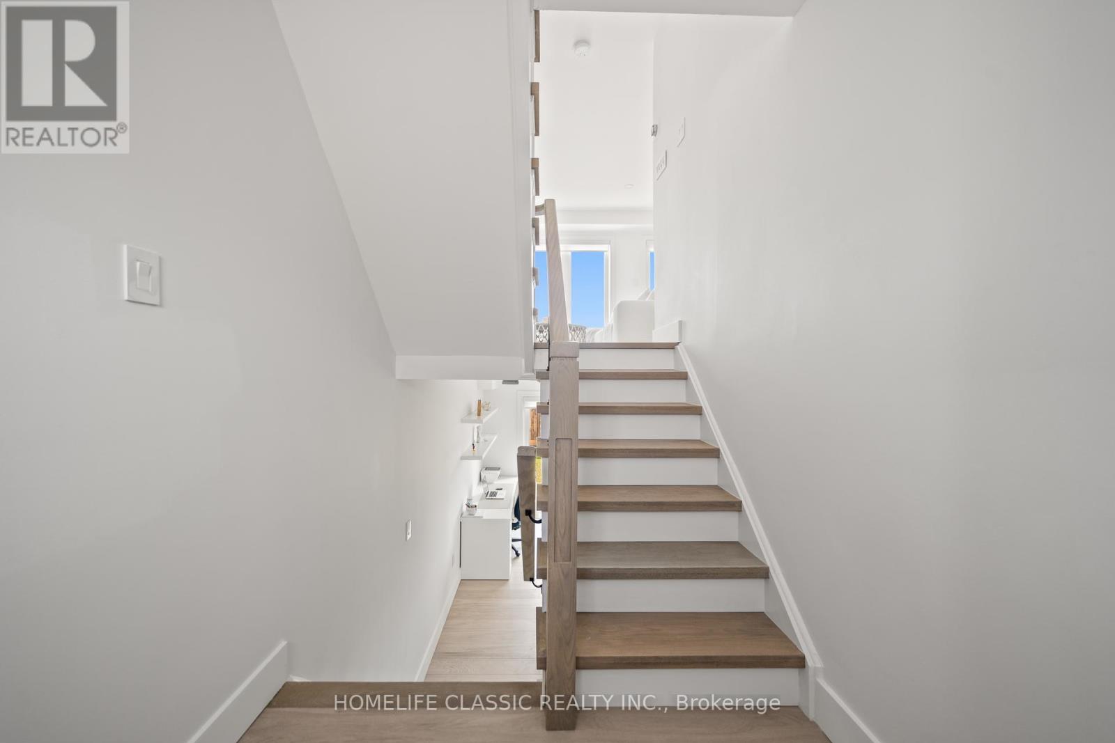 Property at 14 LARISSA COURT image 4