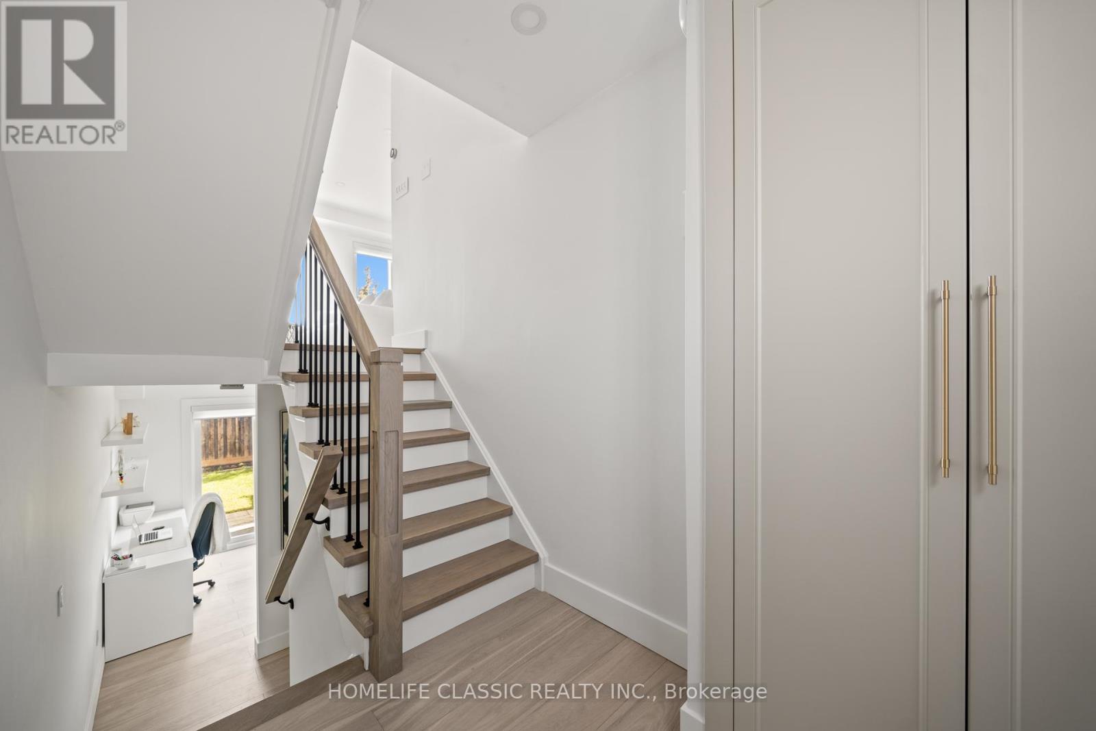 14 Larissa Court, Vaughan, Ontario  L6A 2K8 - Photo 7 - N12308923