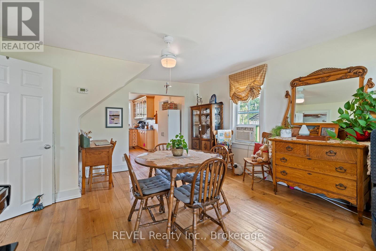 1555 Merrittville Highway, Thorold, Ontario  L3B 5N5 - Photo 11 - X12308937