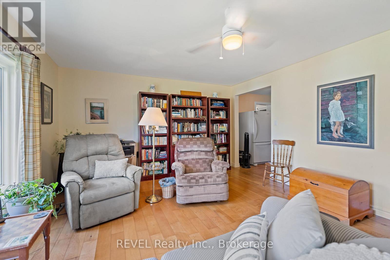 1555 Merrittville Highway, Thorold, Ontario  L3B 5N5 - Photo 20 - X12308937