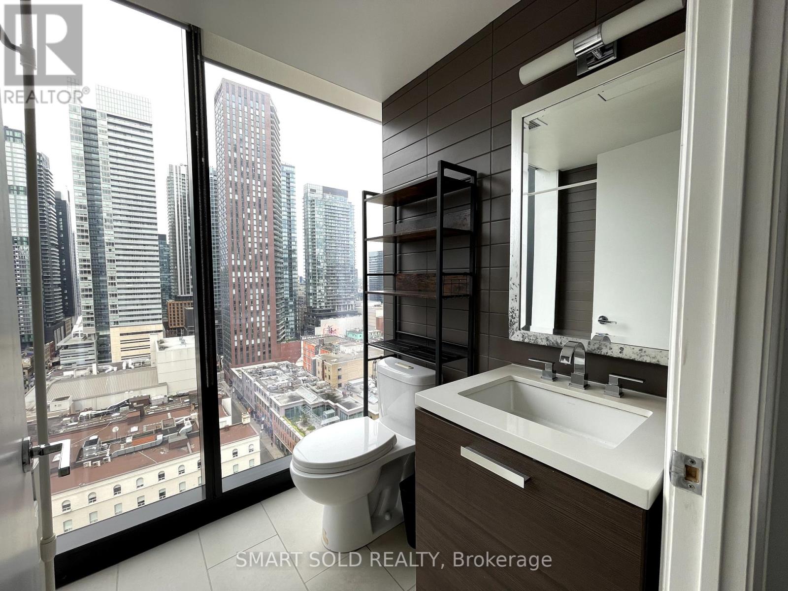 1807 - 224 King Street W, Toronto, Ontario  M5H 0A6 - Photo 17 - C12308950