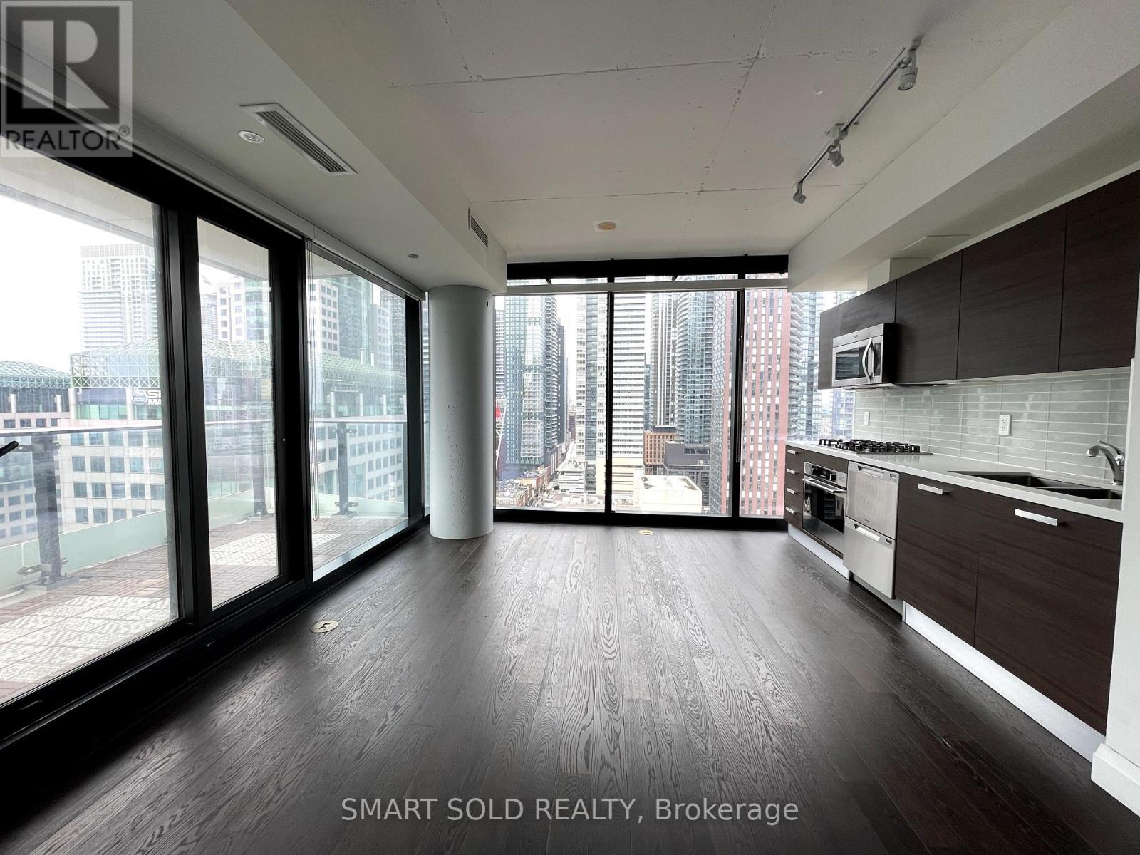 1807 - 224 King Street W, Toronto, Ontario  M5H 0A6 - Photo 3 - C12308950