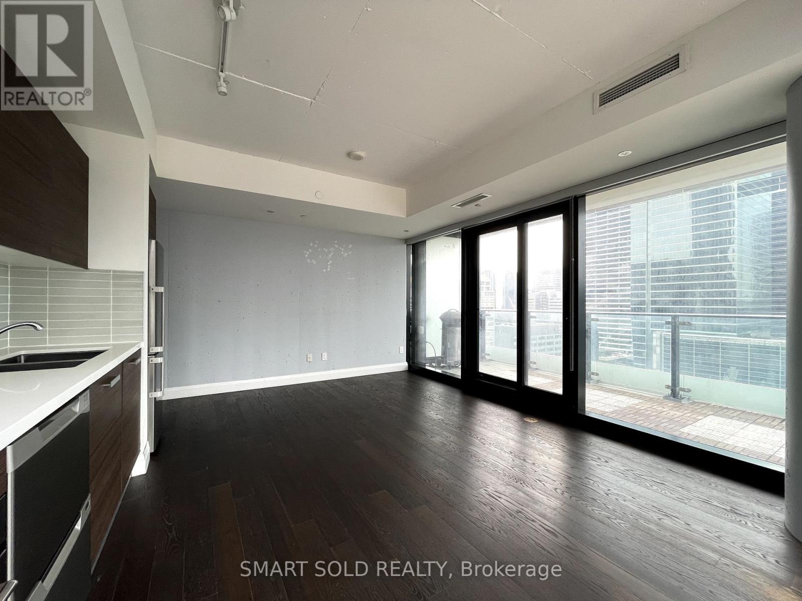 1807 - 224 King Street W, Toronto, Ontario  M5H 0A6 - Photo 5 - C12308950