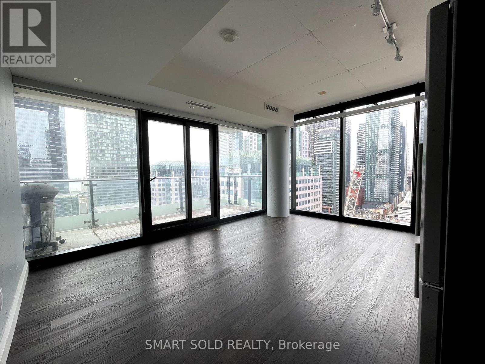 1807 - 224 King Street W, Toronto, Ontario  M5H 0A6 - Photo 7 - C12308950