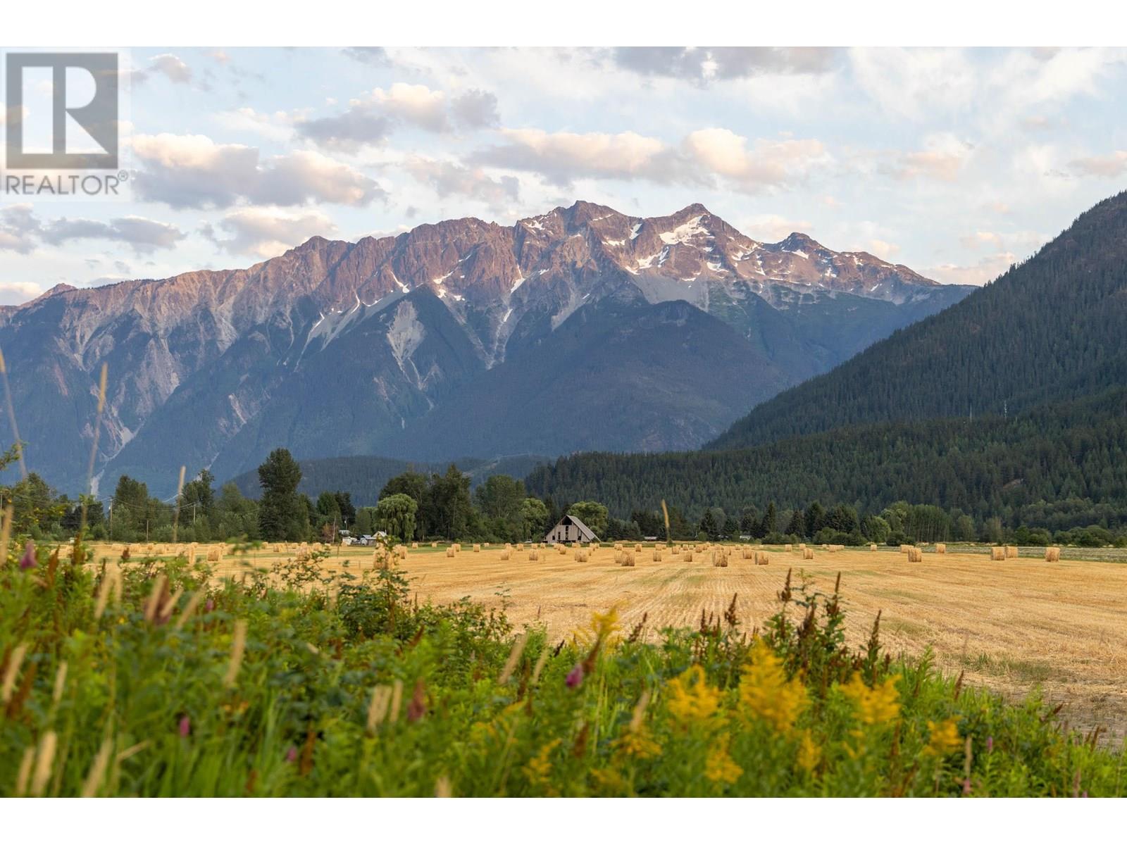 7634 Seven O'clock Drive, Pemberton, British Columbia  V0N 2L3 - Photo 37 - R3029430