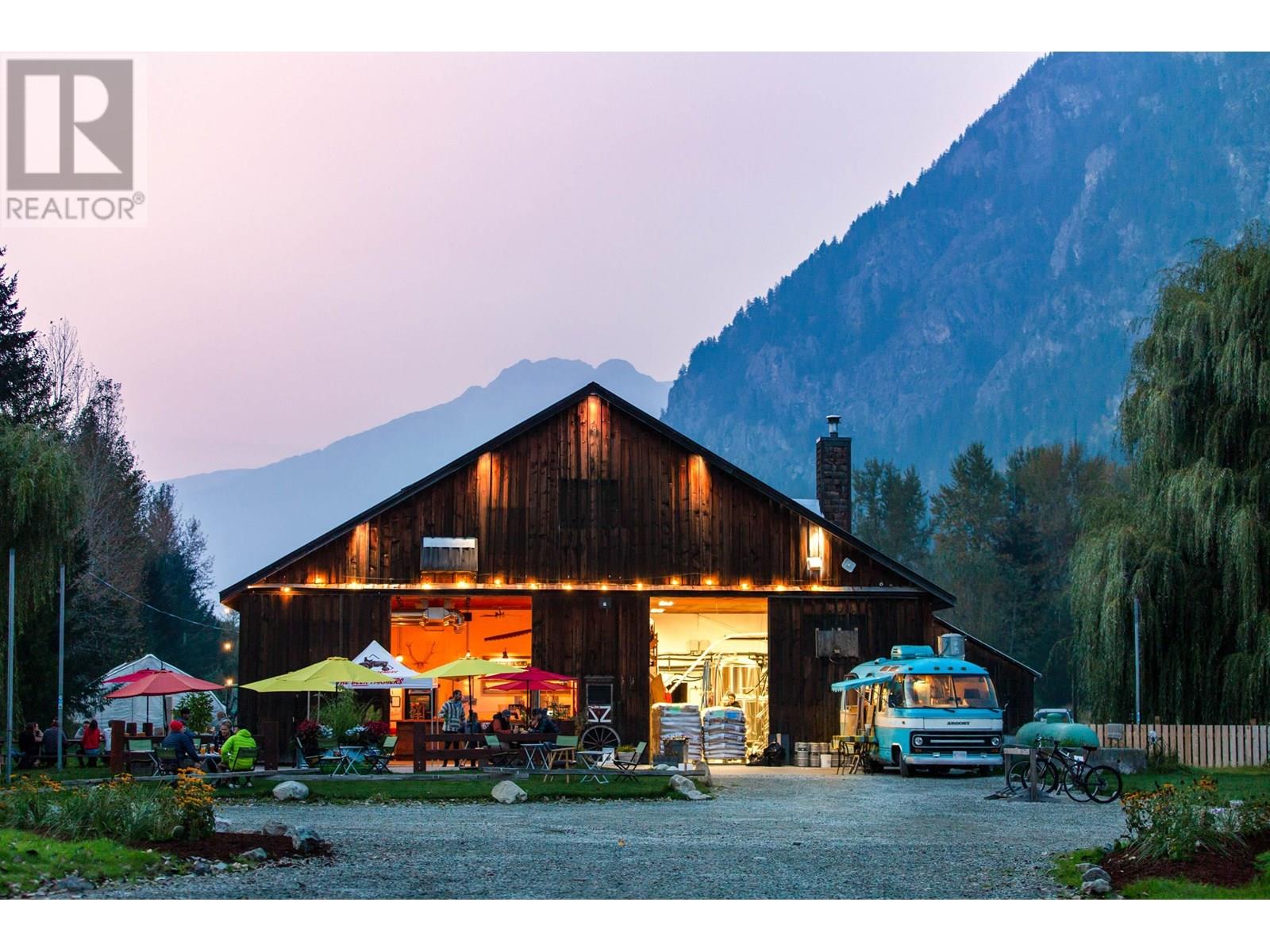 7634 Seven O'clock Drive, Pemberton, British Columbia  V0N 2L3 - Photo 31 - R3029430