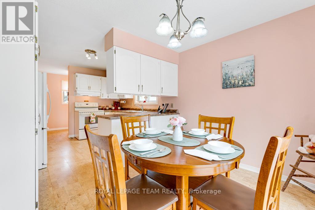 17 Maric Trail, North Grenville, Ontario  K0G 1J0 - Photo 15 - X12295384