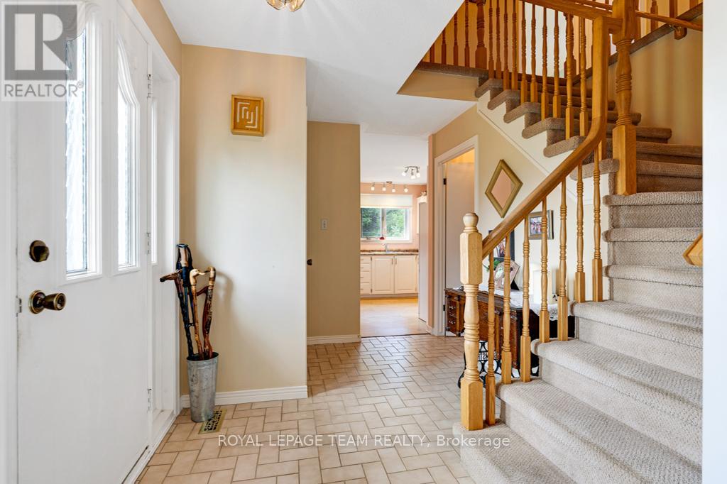 17 Maric Trail, North Grenville, Ontario  K0G 1J0 - Photo 10 - X12295384