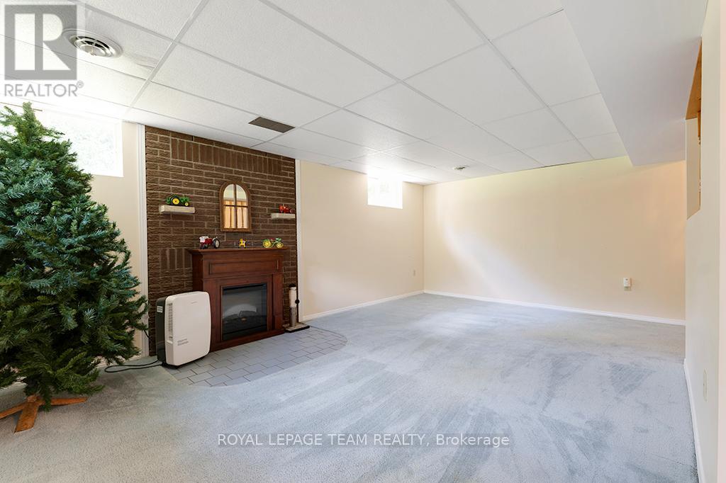 17 Maric Trail, North Grenville, Ontario  K0G 1J0 - Photo 34 - X12295384