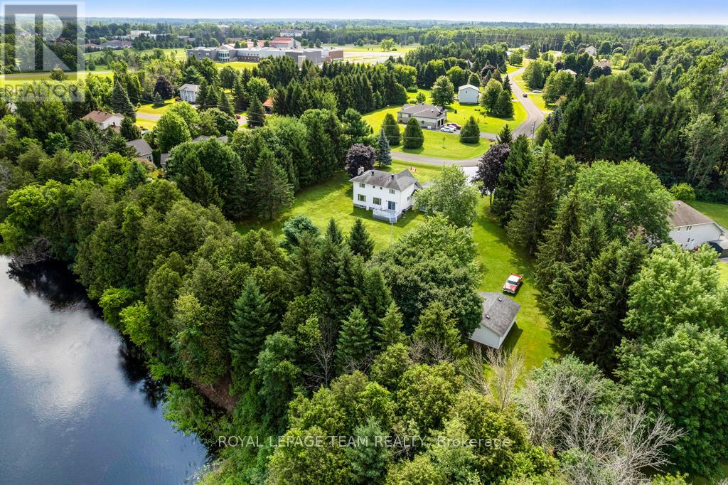 17 Maric Trail, North Grenville, Ontario  K0G 1J0 - Photo 4 - X12295384