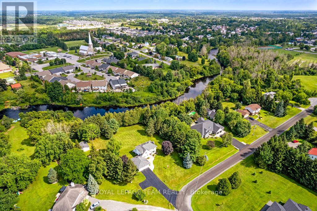 17 Maric Trail, North Grenville, Ontario  K0G 1J0 - Photo 42 - X12295384
