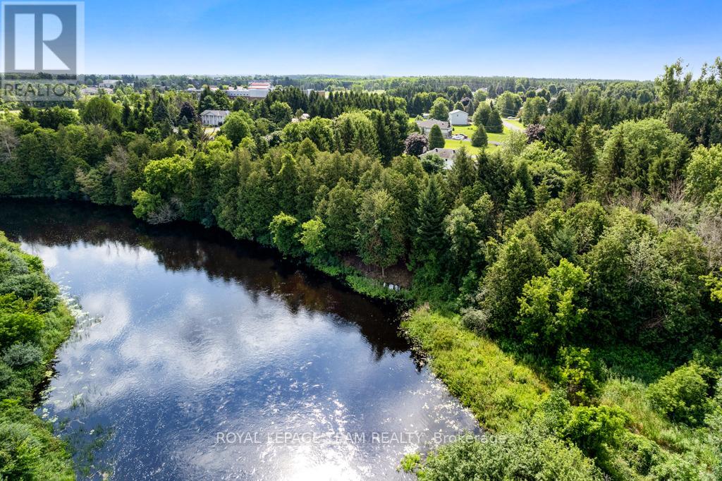 17 Maric Trail, North Grenville, Ontario  K0G 1J0 - Photo 5 - X12295384