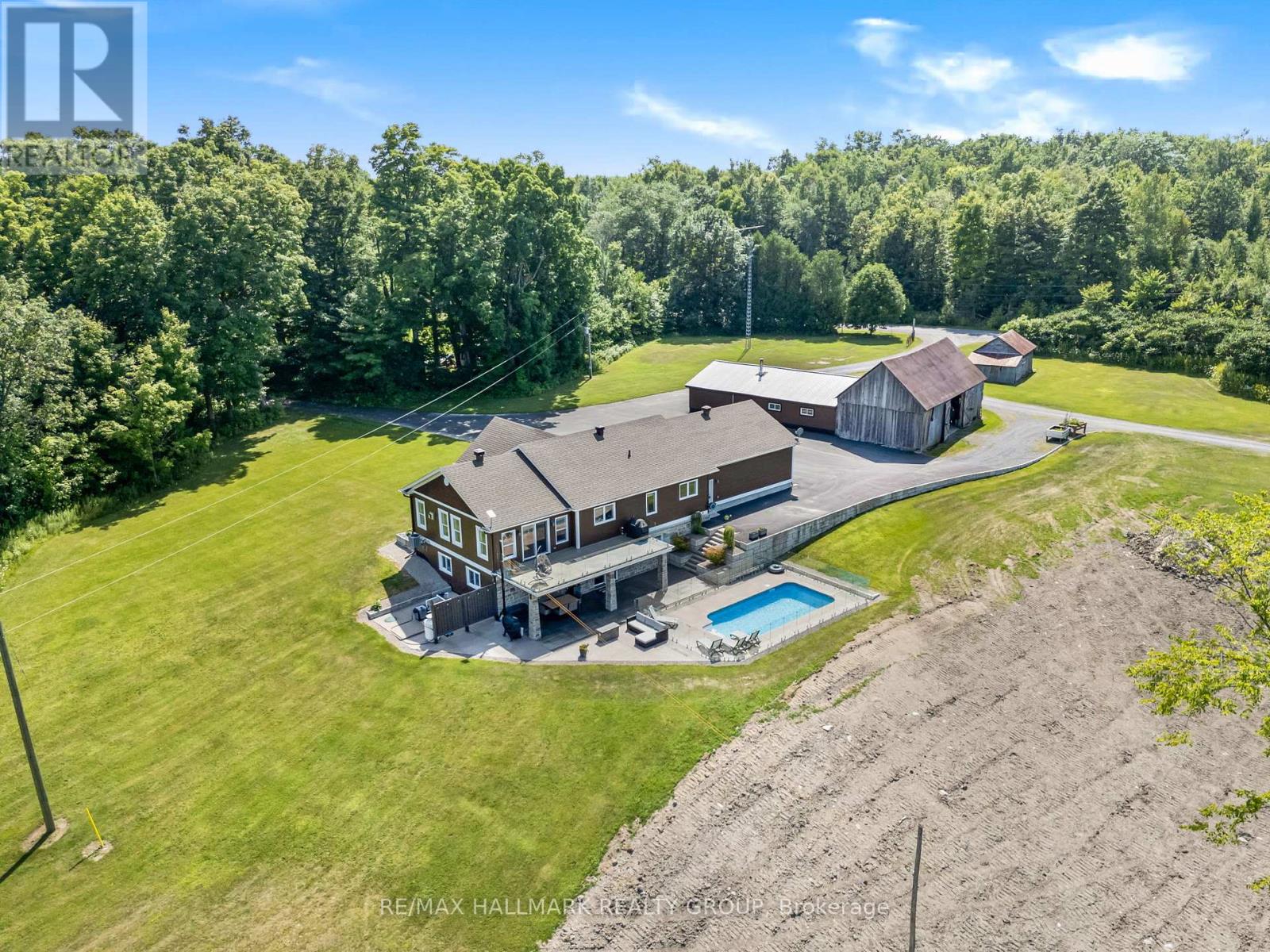197 Boundary Road, Alfred And Plantagenet, Ontario  K0B 1L0 - Photo 3 - X12309026