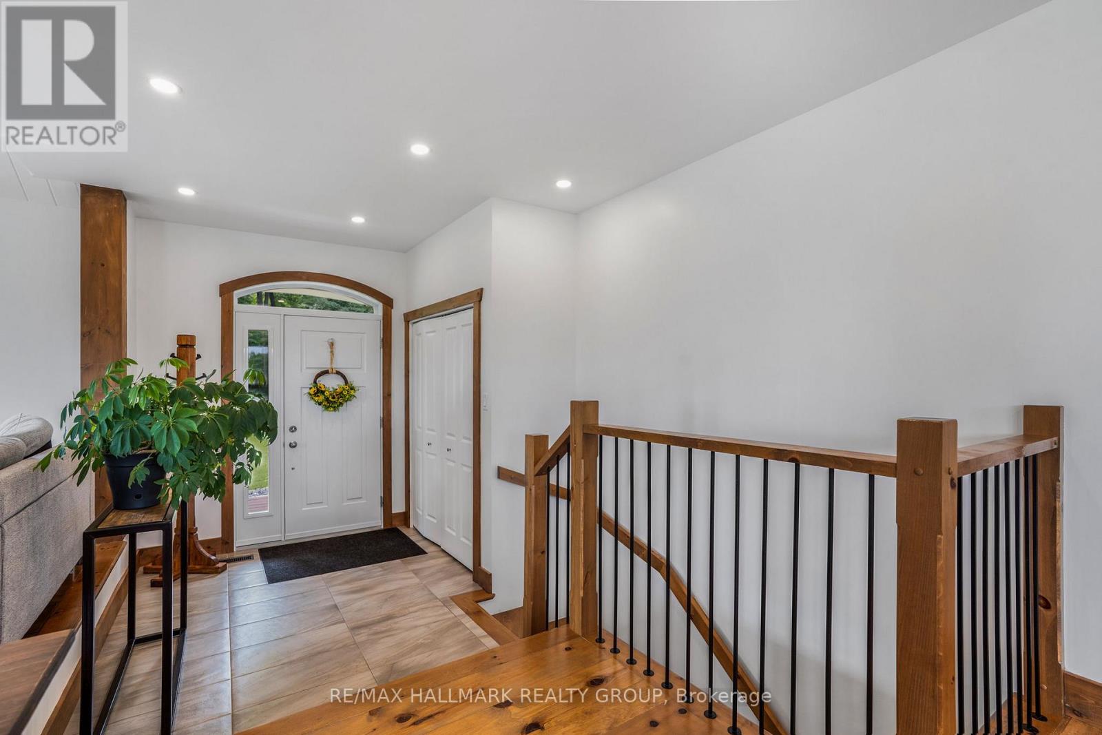 197 Boundary Road, Alfred And Plantagenet, Ontario  K0B 1L0 - Photo 6 - X12309026