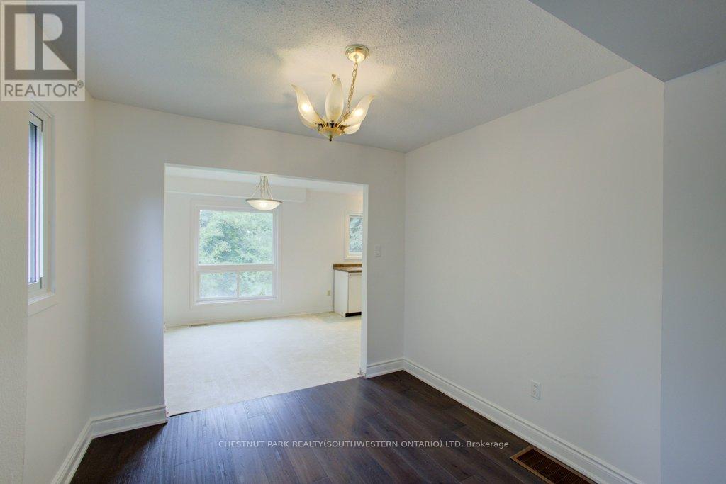 36 Fox Run, Barrie, Ontario  L4N 5L5 - Photo 10 - S12293686