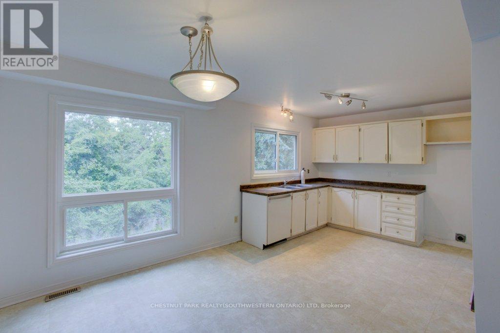36 Fox Run, Barrie, Ontario  L4N 5L5 - Photo 12 - S12293686