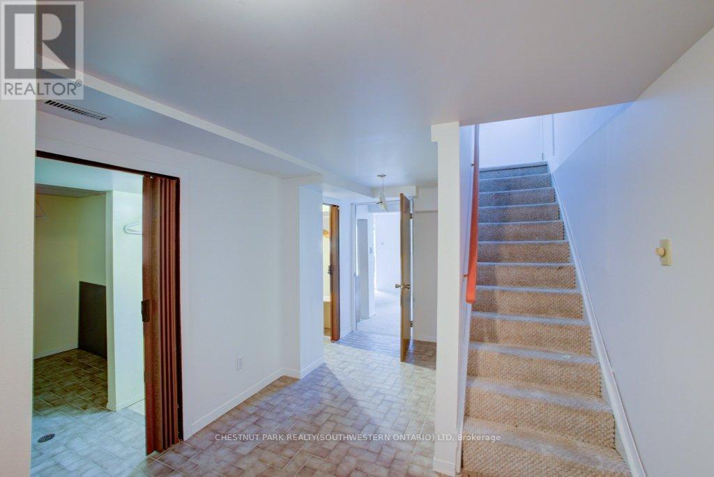 36 Fox Run, Barrie, Ontario  L4N 5L5 - Photo 29 - S12293686