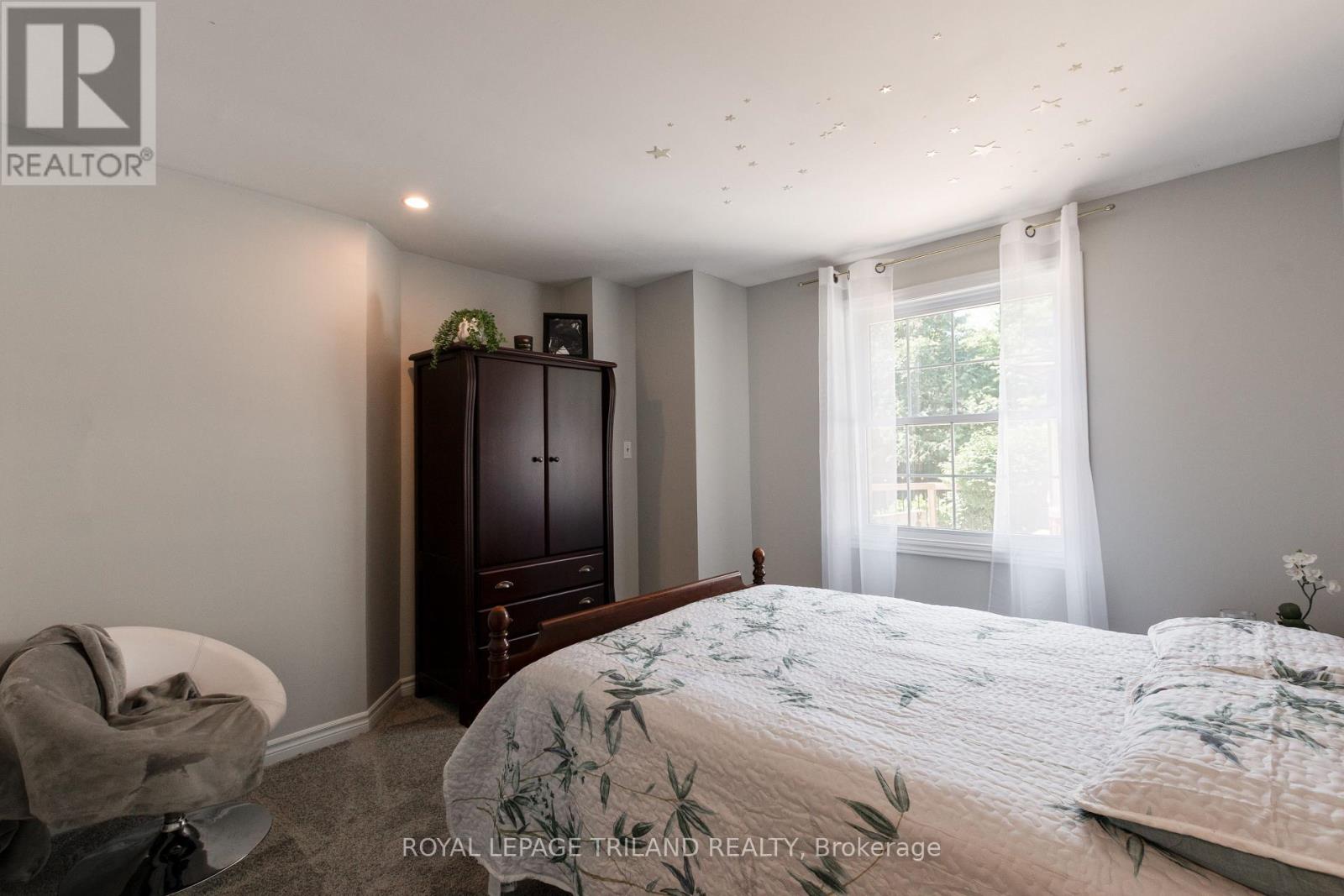 74 Kilworth Park Drive, Middlesex Centre, Ontario  N0L 1R0 - Photo 18 - X12305675
