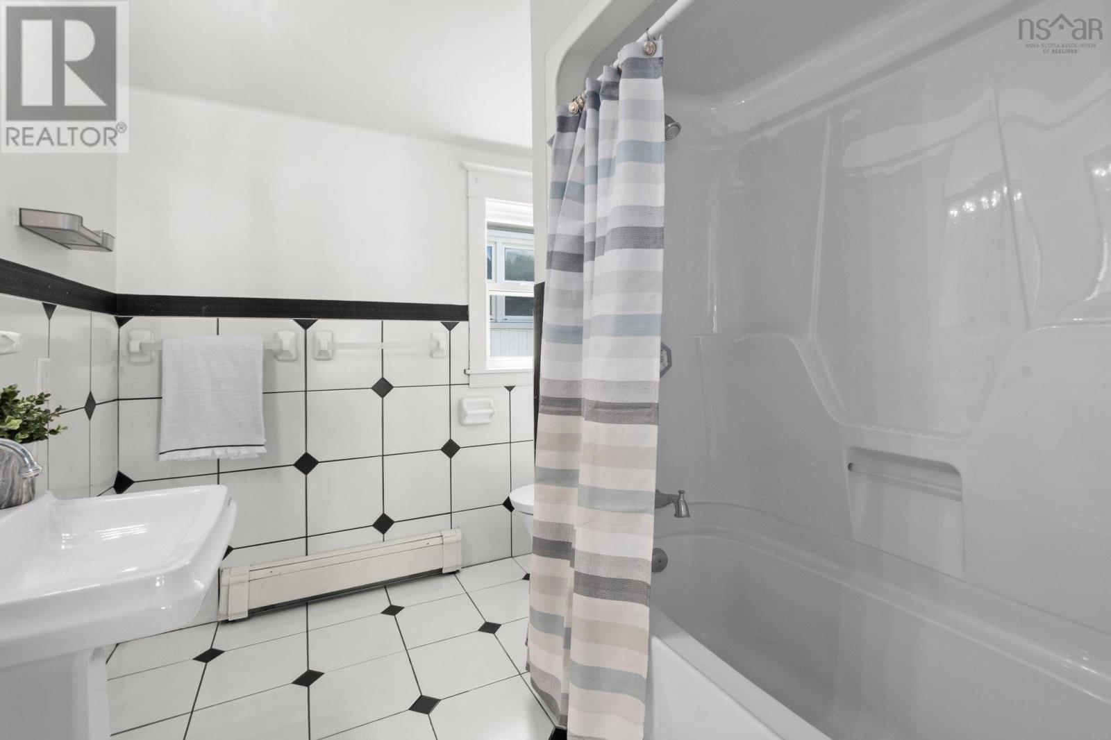 6277 Lawrence Street, Halifax, Nova Scotia  B3L 1J8 - Photo 28 - 202516800