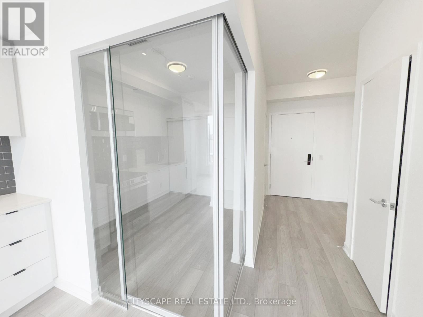 914 - 285 Dufferin Street, Toronto, Ontario  M6K 0J2 - Photo 5 - W12309014