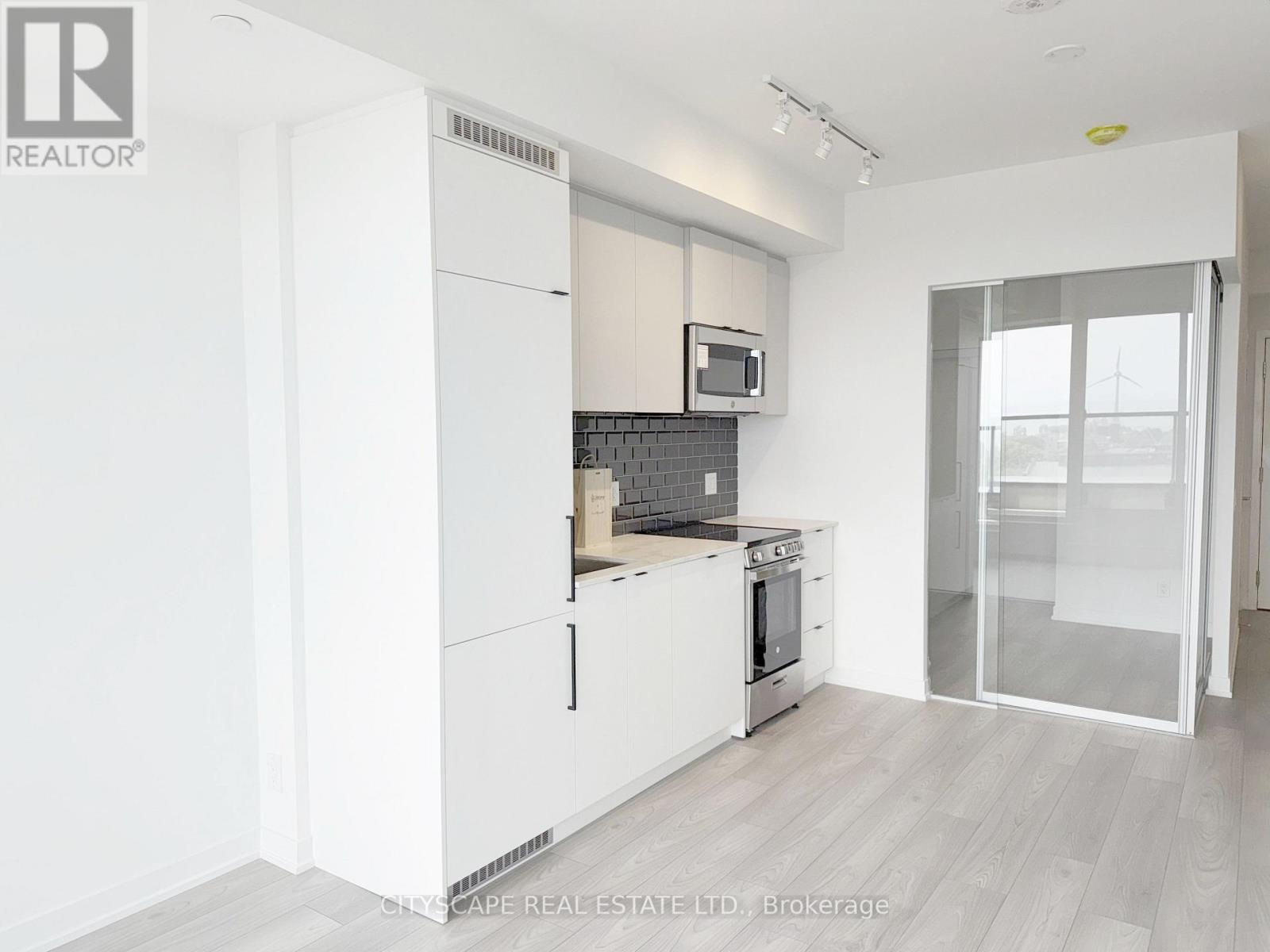 914 - 285 Dufferin Street, Toronto, Ontario  M6K 0J2 - Photo 7 - W12309014