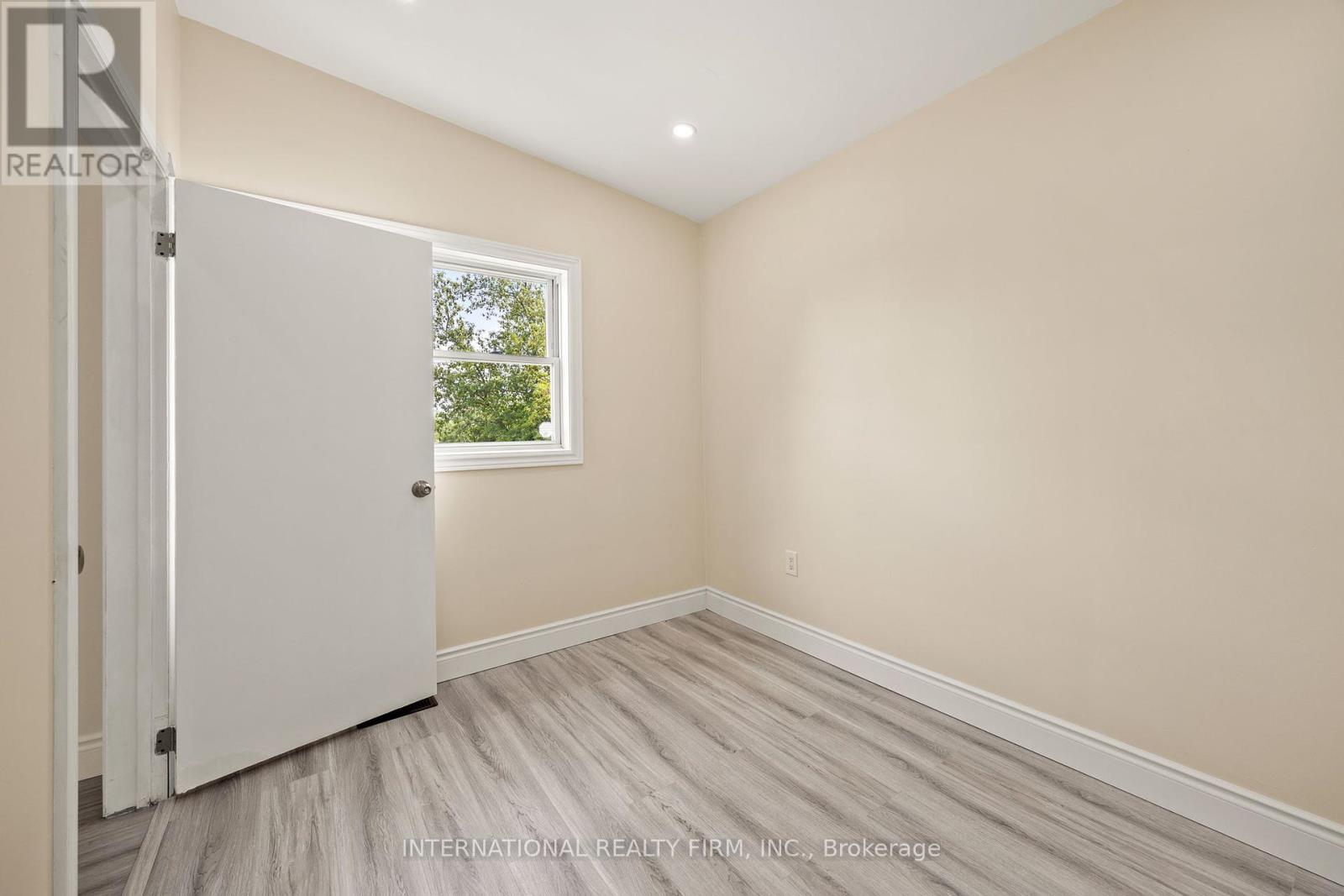 304 Broadway, Orangeville, Ontario  L9W 1L3 - Photo 11 - W12309019