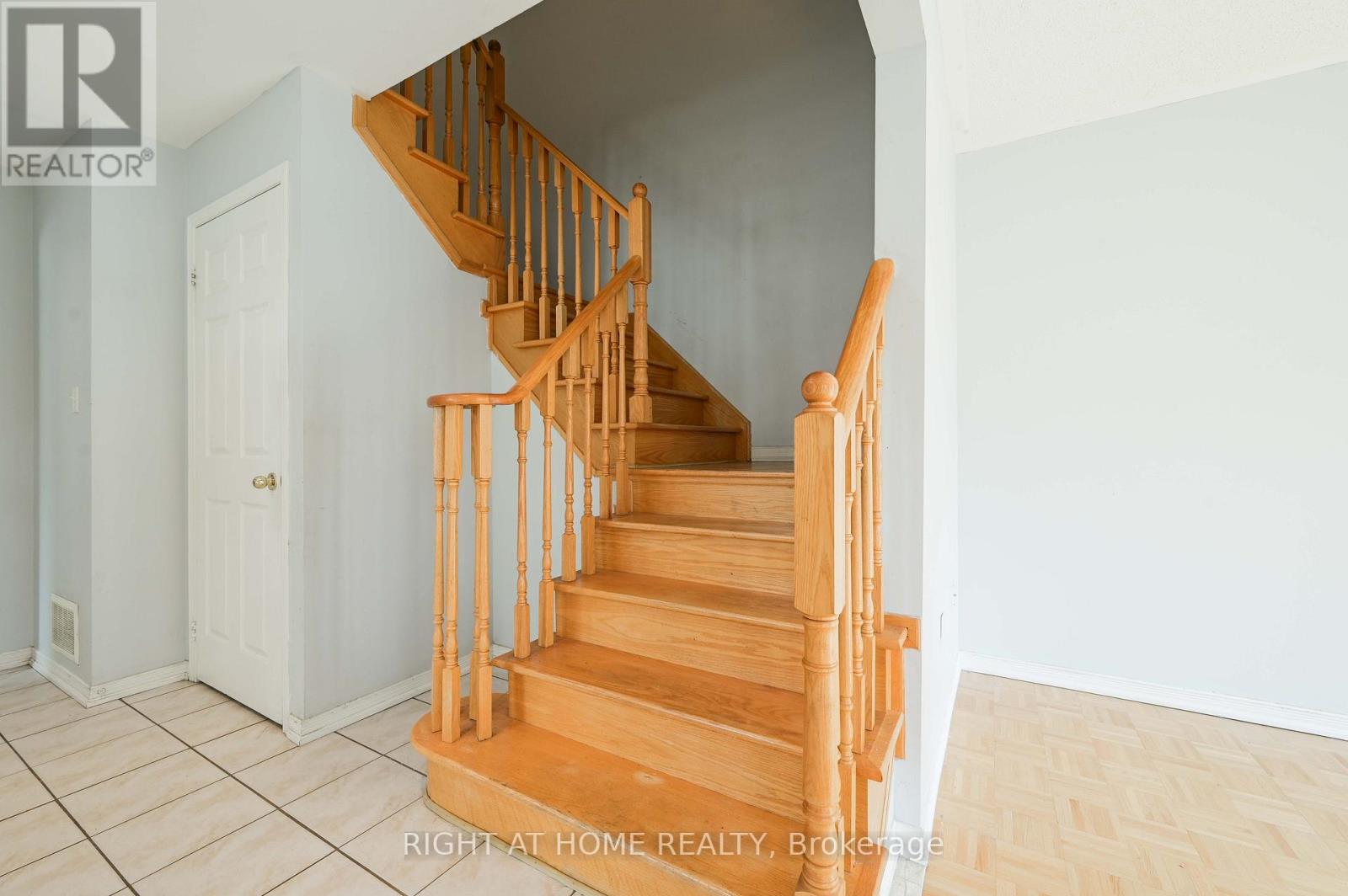 138 Zia Dodda Crescent, Brampton, Ontario  L6P 1T4 - Photo 10 - W12309031