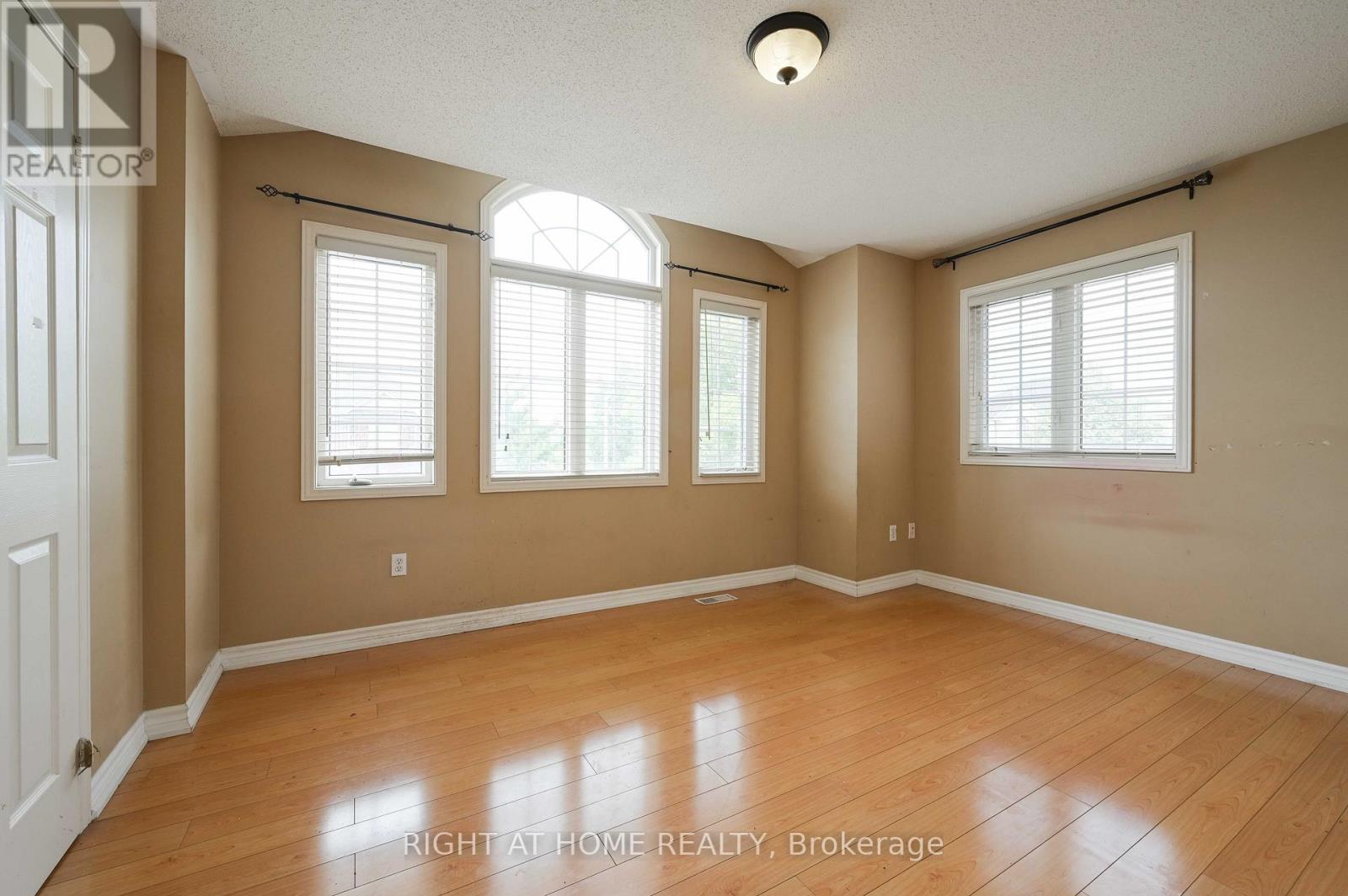 138 Zia Dodda Crescent, Brampton, Ontario  L6P 1T4 - Photo 13 - W12309031