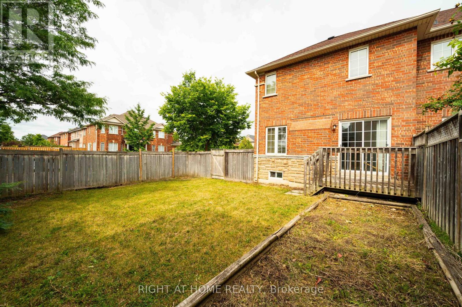 138 Zia Dodda Crescent, Brampton, Ontario  L6P 1T4 - Photo 15 - W12309031