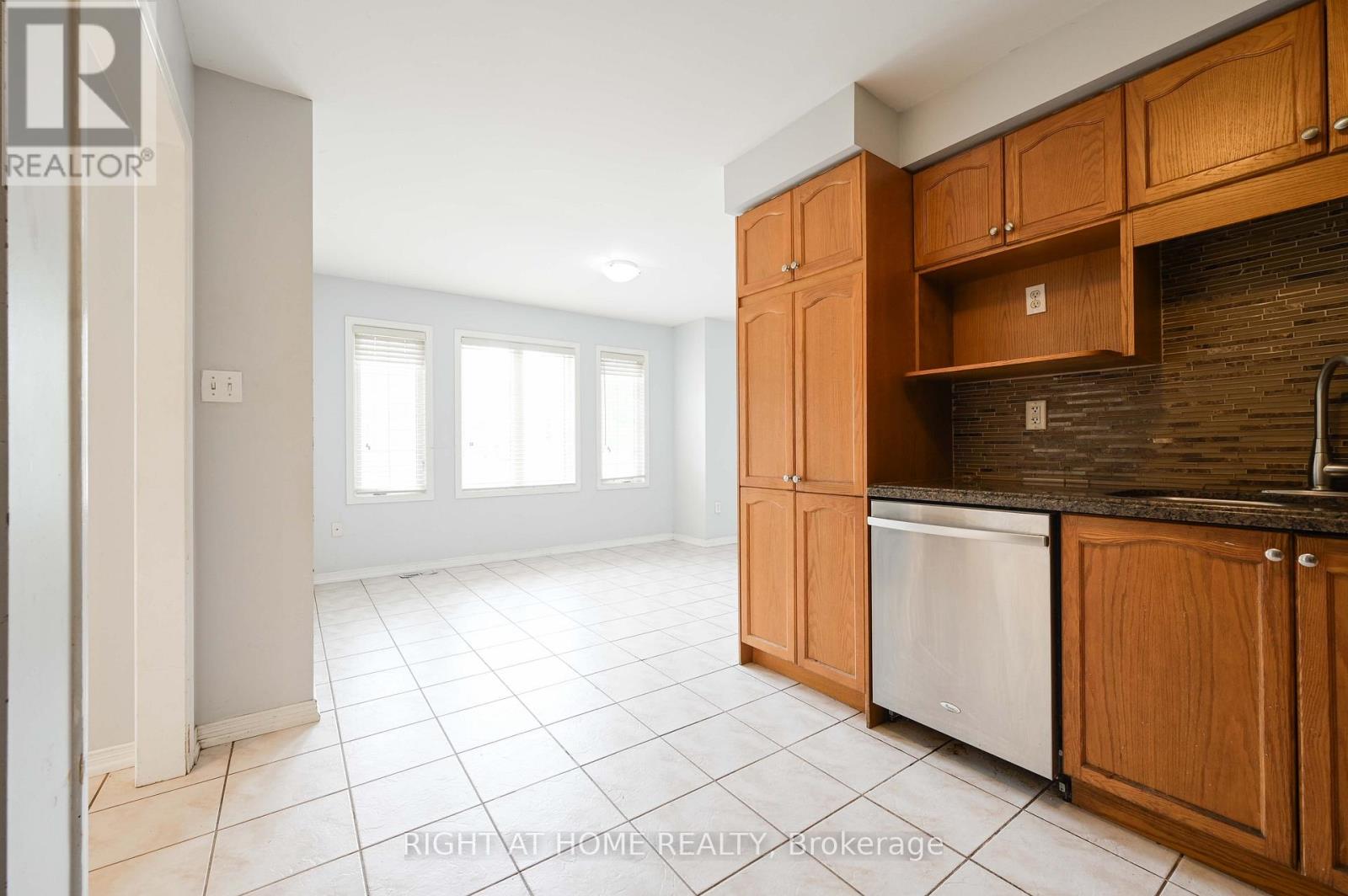 138 Zia Dodda Crescent, Brampton, Ontario  L6P 1T4 - Photo 7 - W12309031