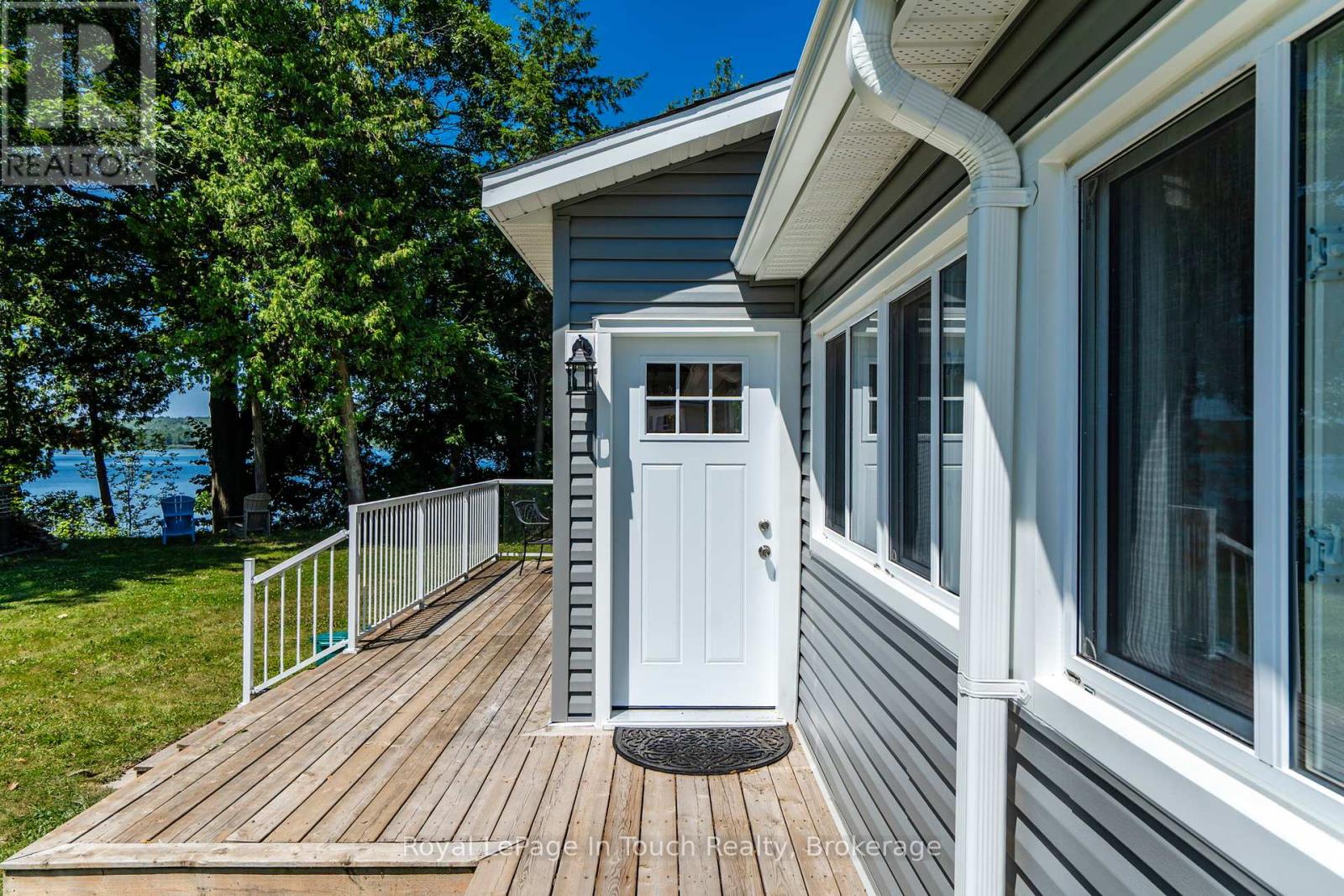 Property at 30 LAKESHORE ROAD image 2