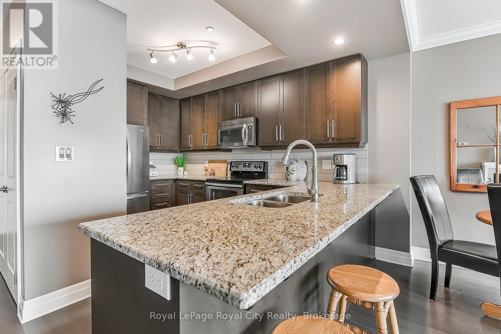 1005 - 160 Macdonell Street, Guelph, Ontario  N1H 0A9 - Photo 7 - X12309060