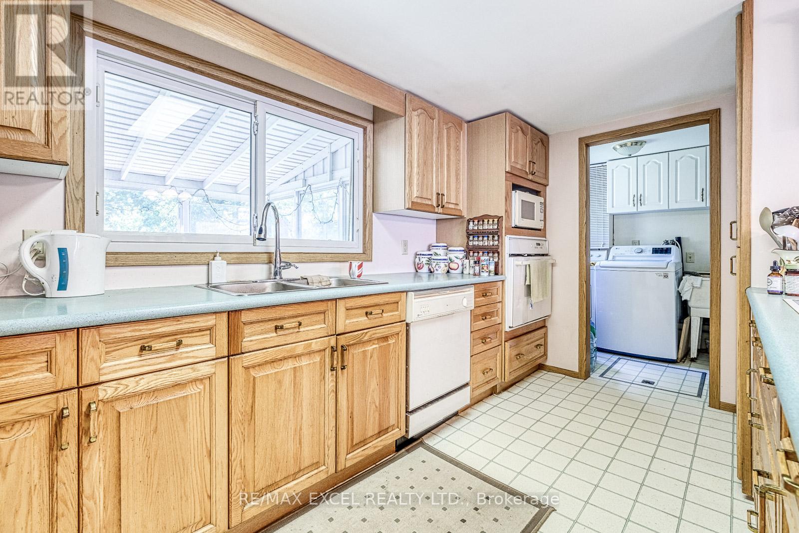 124 Moore's Beach Road, Georgina, Ontario  L0E 1N0 - Photo 6 - N12304621