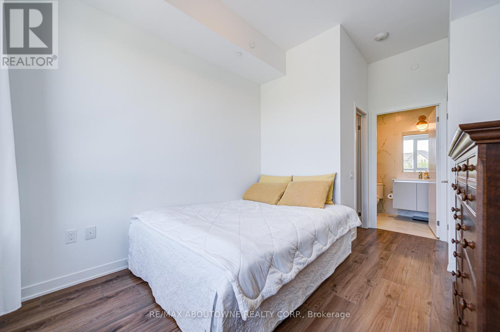 234 - 395 Dundas Street W, Oakville, Ontario  L6M 5R8 - Photo 21 - W12309059