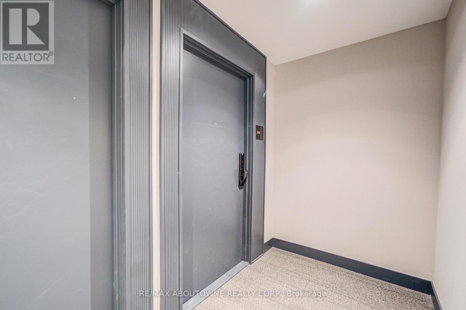 Property at 234 - 395 DUNDAS STREET W image 4