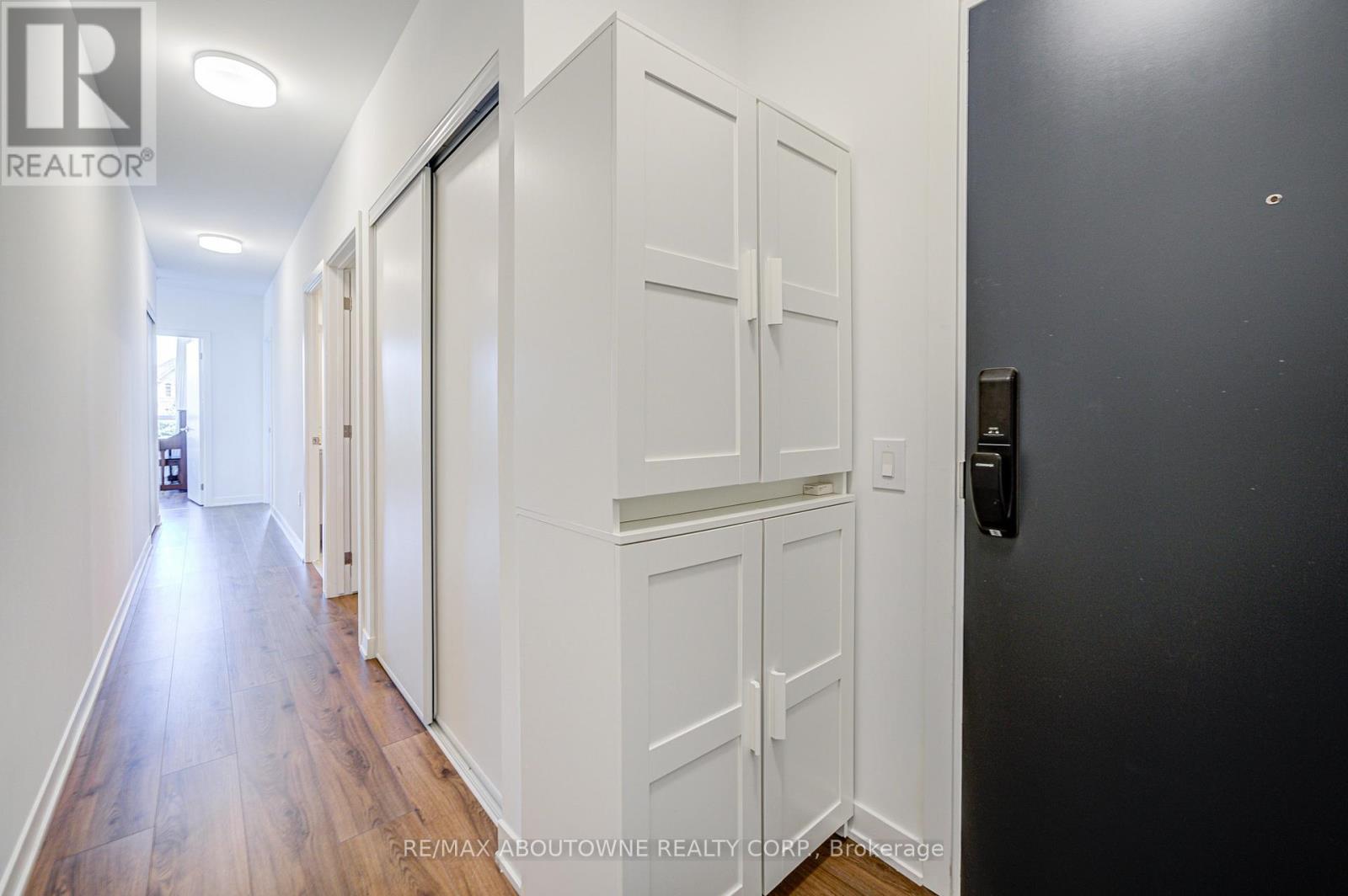 Property at 234 - 395 DUNDAS STREET W image 5