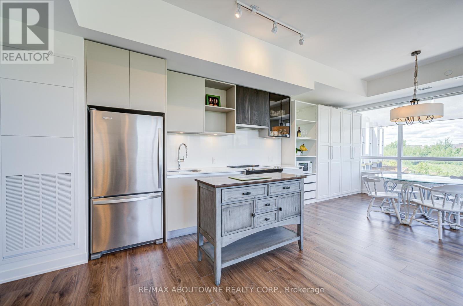234 - 395 Dundas Street W, Oakville, Ontario  L6M 5R8 - Photo 7 - W12309059