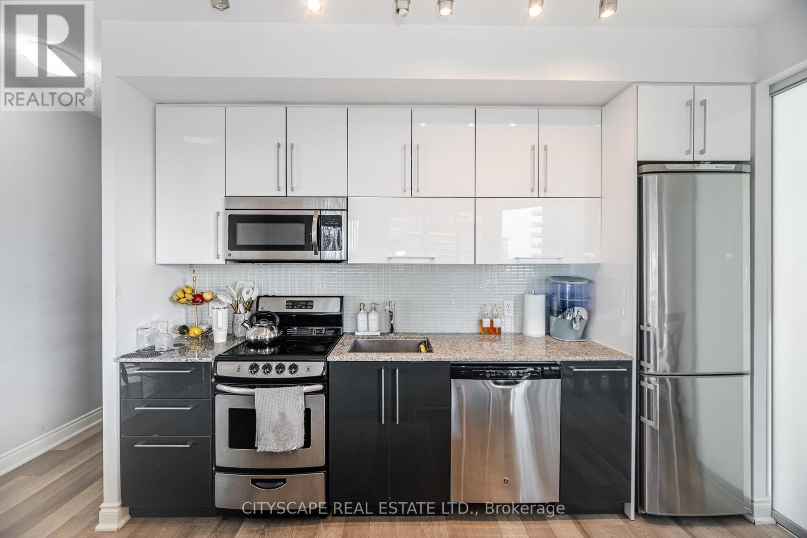 808 - 80 Marine Parade Drive, Toronto, Ontario  M8V 0A3 - Photo 1 - W12309069