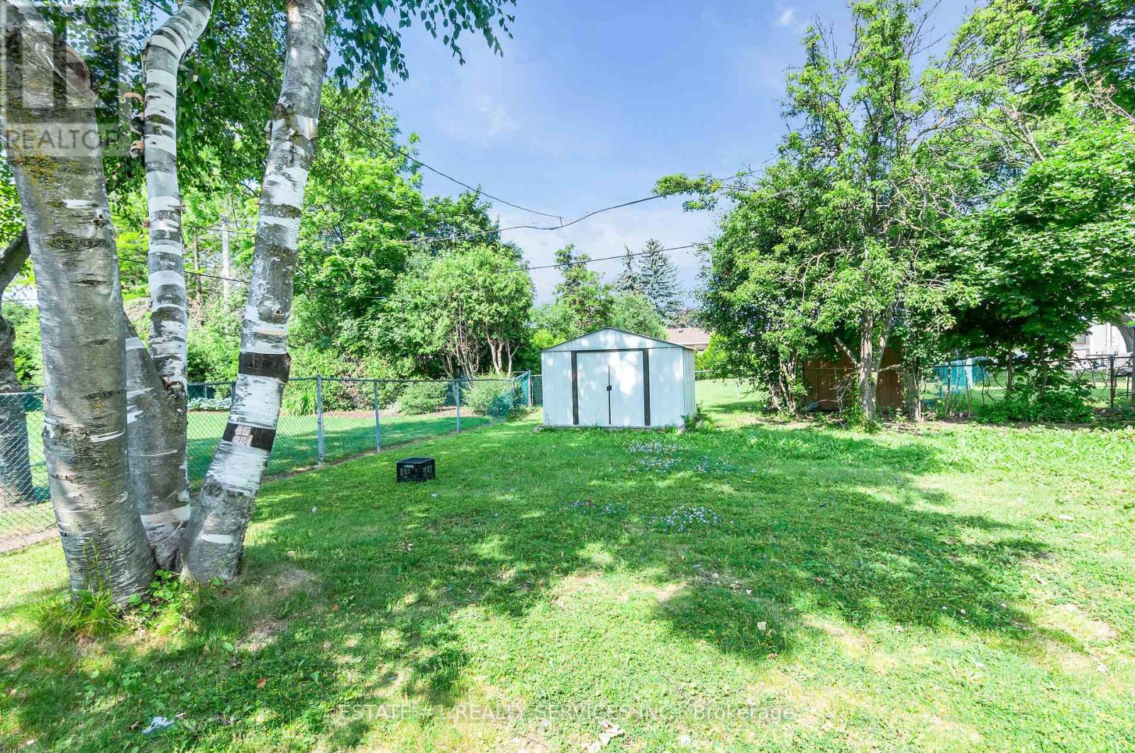 Property at 9 DOWLING CRESCENT image 4
