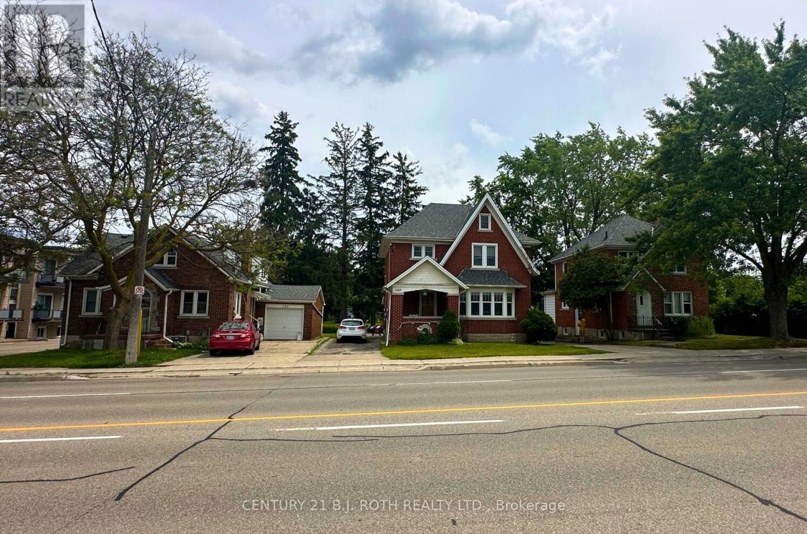 205-209 Erb Street W, Waterloo, Ontario  N2L 1V6 - Photo 7 - X12309085