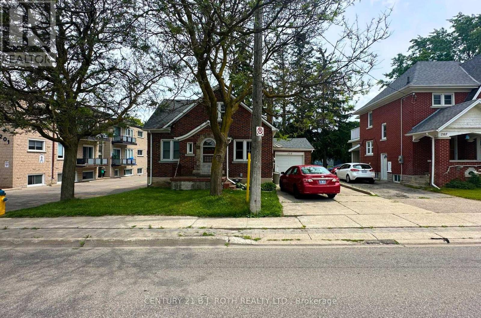 205-209 Erb Street W, Waterloo, Ontario  N2L 1V6 - Photo 6 - X12309086